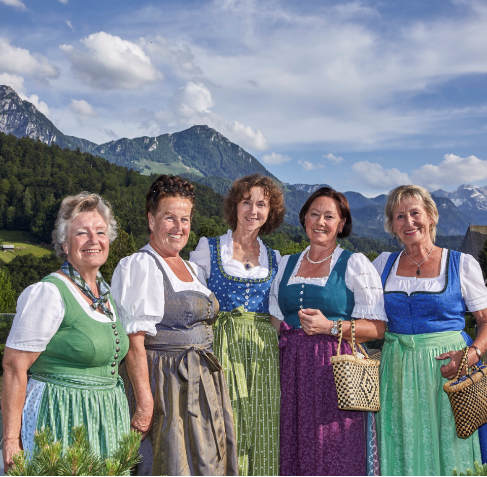 Gästeführerinnen Berchtesgaden im Dirndl