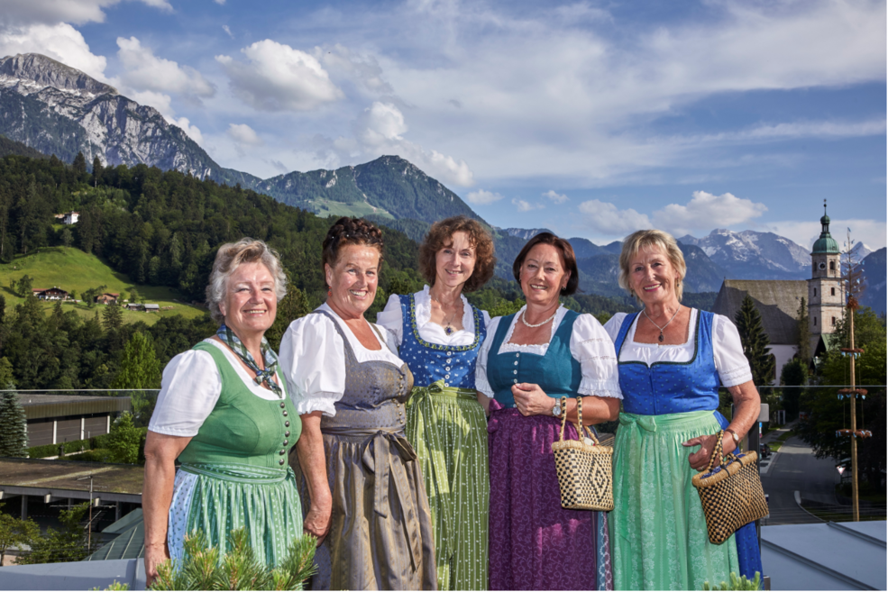 Gästeführerinnen Berchtesgaden im Dirndl