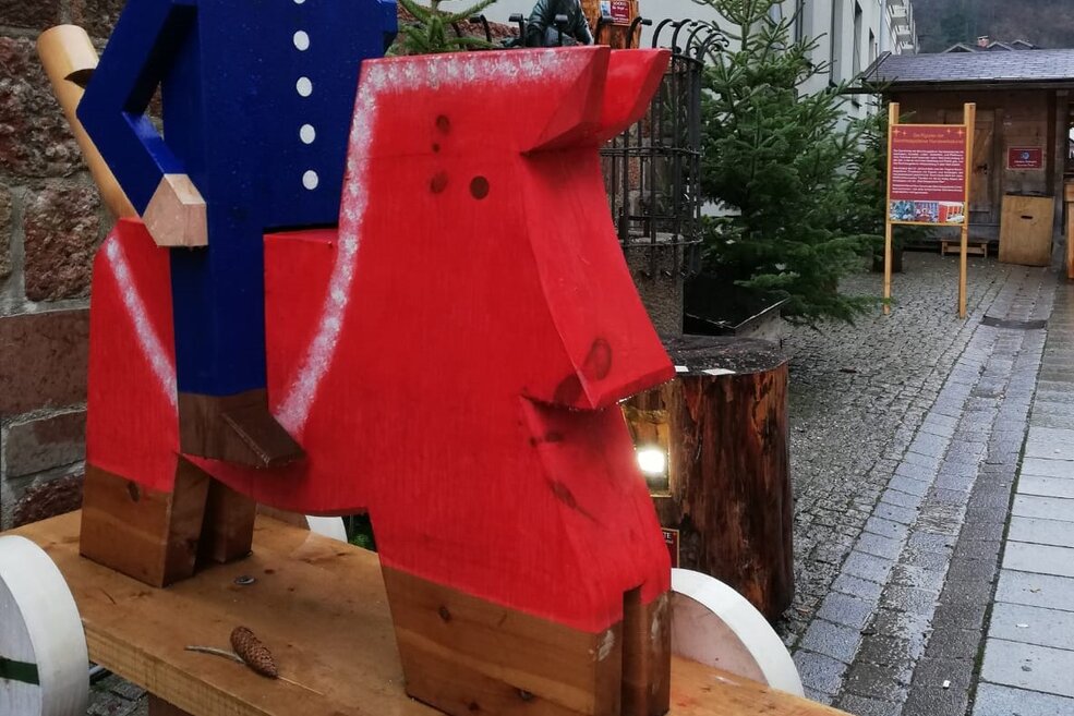 Arschpfeifenrössl Figur im Weihnachtsmarkt Berchtesgadener Advent