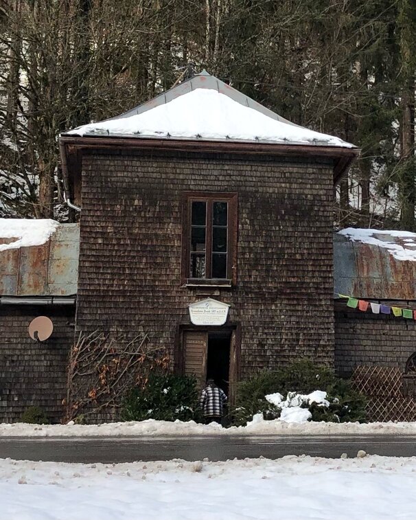 Holzspielwarenladen im ehemaligen Brunnhaus Ilsank