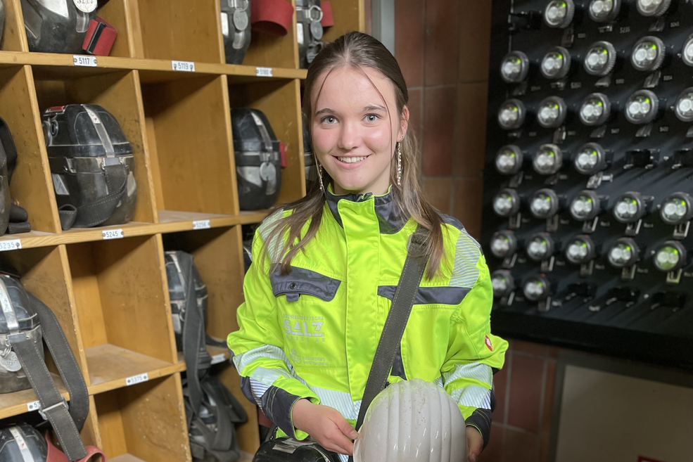 Christina in Arbeitskleidung | © Südwestdeutsche Salzwerke AG, Salzbergwerk Berchtesgaden 